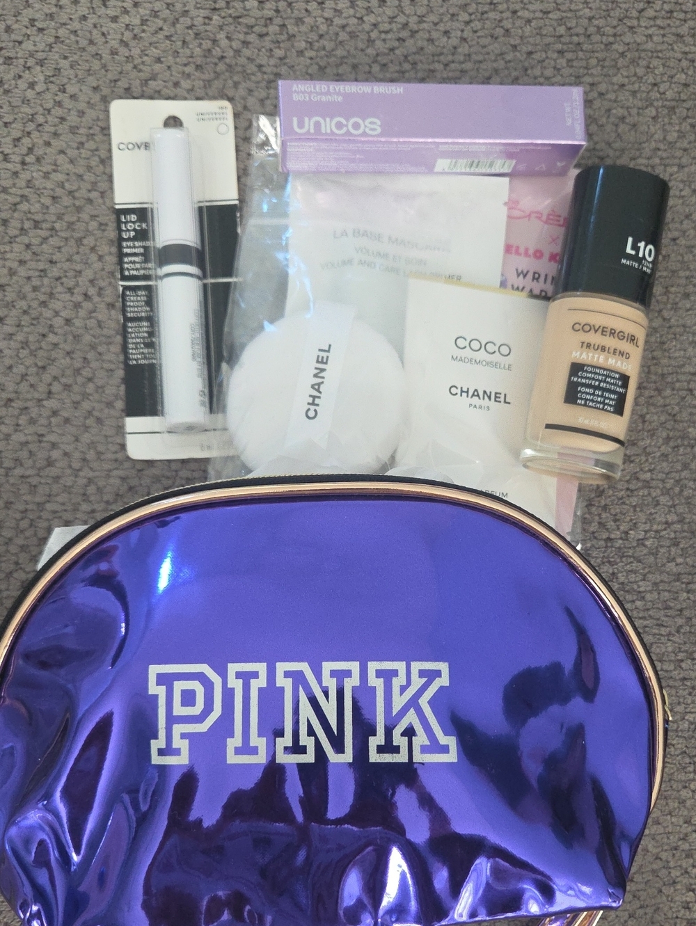 CHANEL 8pc Bundle White Cosmetic Puff with Coco Mademoiselle Accessories